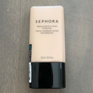 NWT Sephora Matte Perfection Tinted Moisturizer #04 Cotton